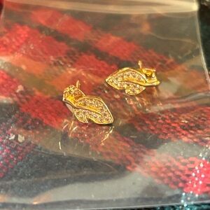 GIVEAWAY Elegant Gold Leaf Earrings